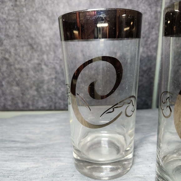 Vintage Dorothy Thorpe Monogram Letter "C" Set of 2 Glass Tumblers - Picture 2 of 5